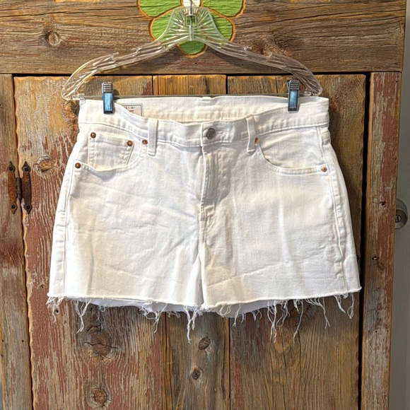 GAP Pants - Gap White Denim Women Cut Off Shorts size 10 / 30